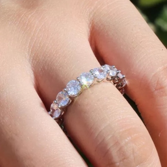 💯 NEW ROUND DIAMOND 925 STERLING SILVER RING, CUTE RING, SHINY RING. - Picture 3 of 5